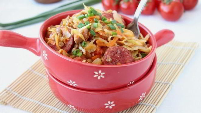 Рецепт Капусты с чечевицей и колбасками