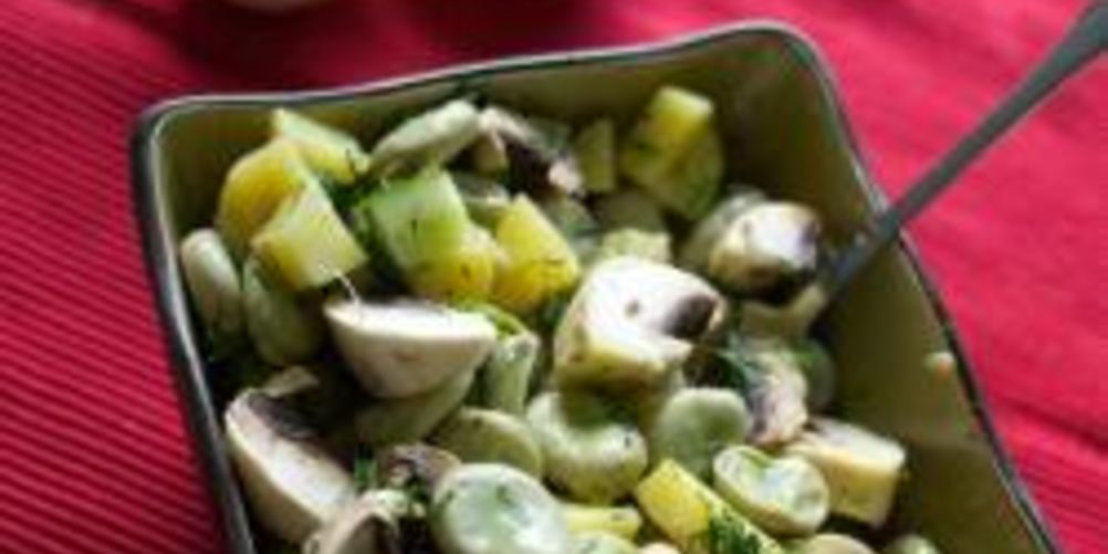 Как приготовить картофельный салат с бобами и шампиньонами