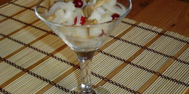 Рецепт картофельного салата с грибами и клюквой