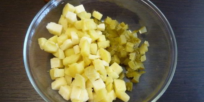 Рецепт картофельного салата с копченой рыбой