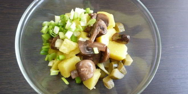 Рецепт картофельного салата с жареными шампиньонами