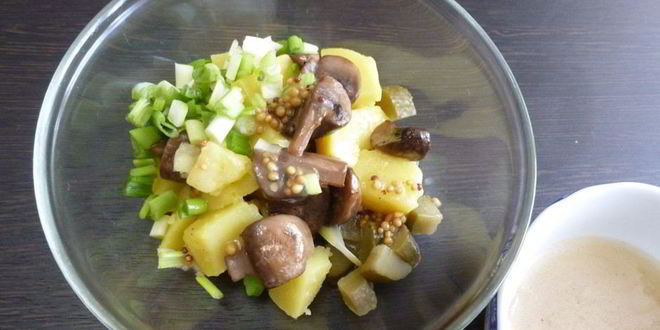 Рецепт картофельного салата с жареными шампиньонами