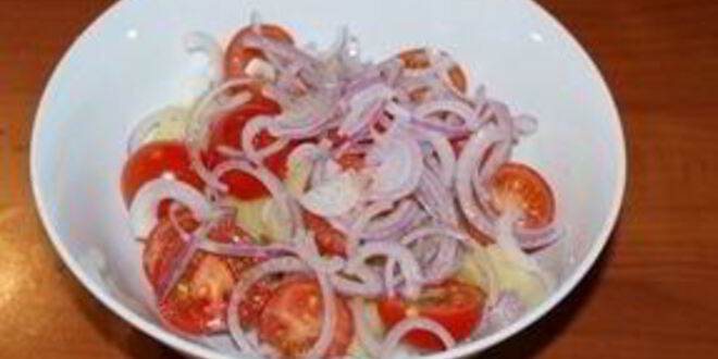 Рецепт салата из картофеля с помидорами по-деревенски