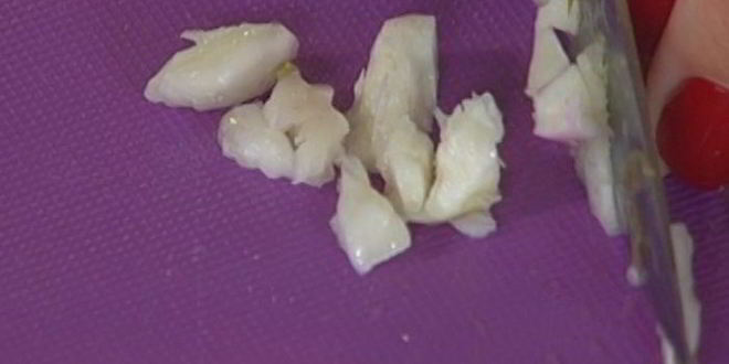 Рецепт салата с картофелем, беконом, фасолью и яйцами пашот