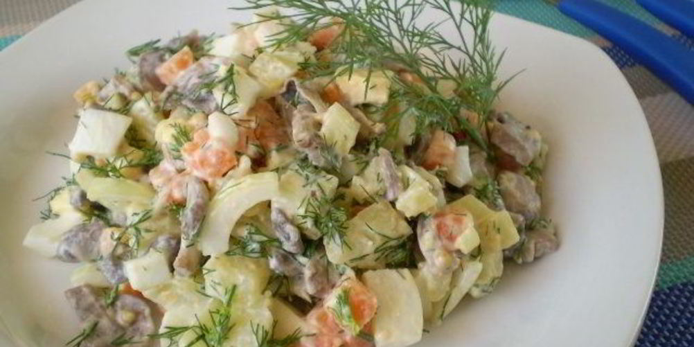 Как приготовить салат с картошкой и грибами