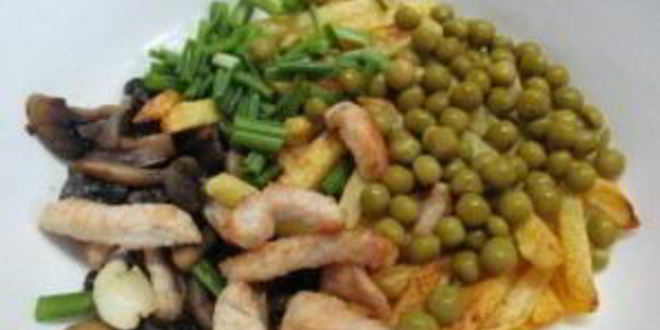 Рецепт салата с молодым картофелем и индейкой