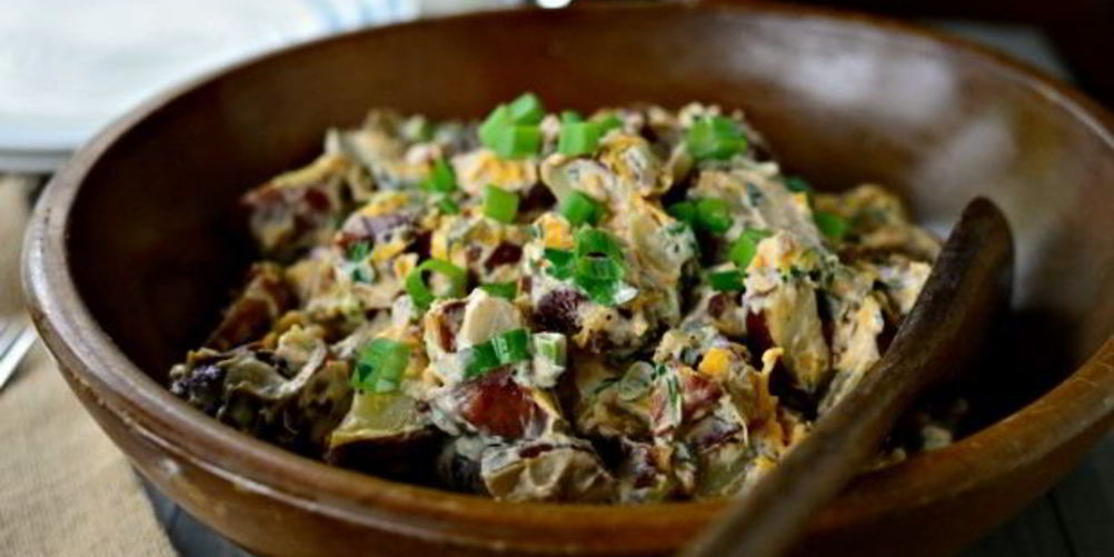 Как приготовить салат с запеченным картофелем