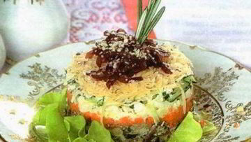 Рецепт Слоеного картофельного салата со шпротами и маслинами