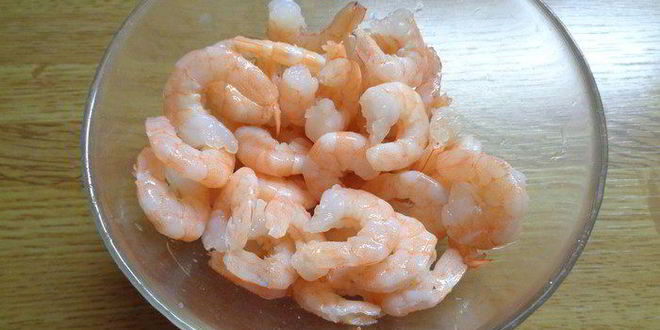 Рецепт летнего зеленого салата с креветками