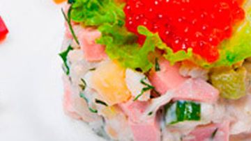 Рецепт Хитрого оливье с раковыми шейками и красной икрой