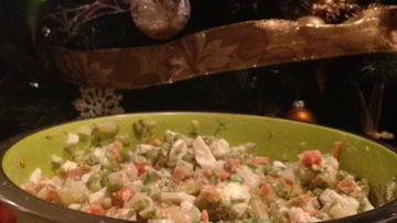 Рецепт Оливье с колбасой