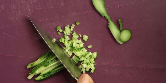 Рецепт оливье с копченой рыбой и камчатским крабом