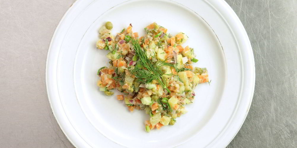 Как приготовить оливье с лососем