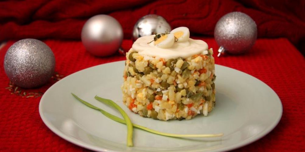 Как приготовить праздничный оливье с курицей