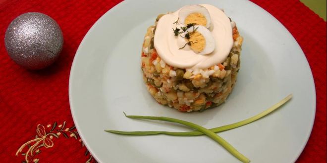 Рецепт праздничного оливье с курицей