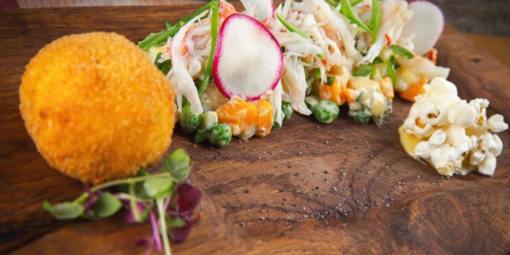 Как приготовить салат оливье с крабом new style