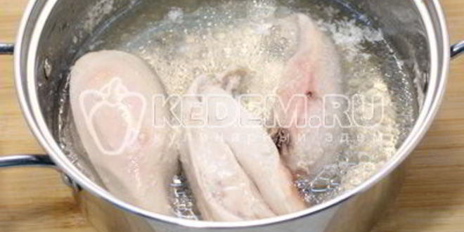 Рецепт салата оливье с курицей и икорной закуской