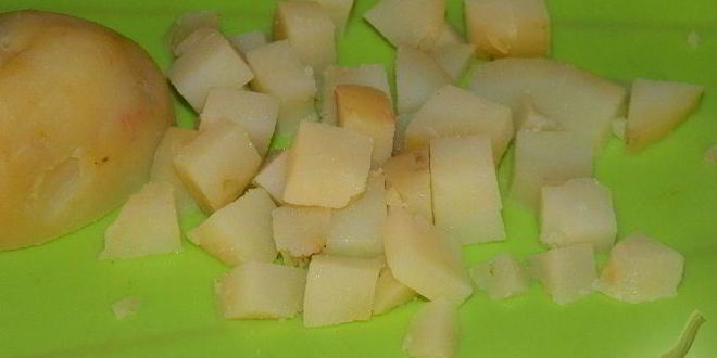 Рецепт салата оливье с семгой и свежим огурцом