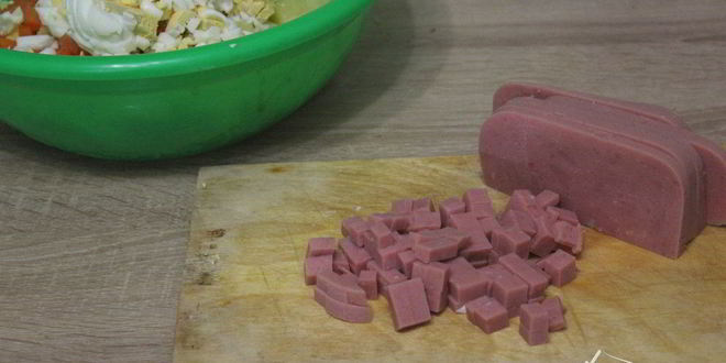 Рецепт салата оливье с ветчиной