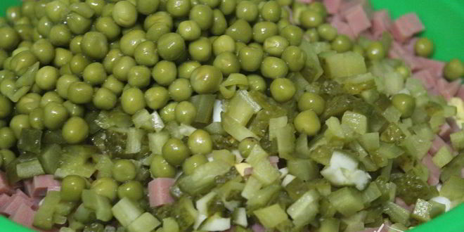 Рецепт салата оливье с ветчиной