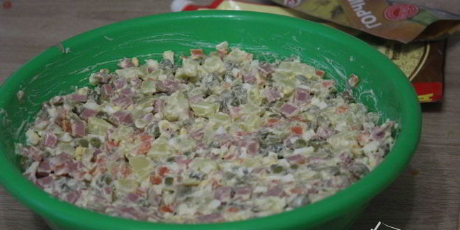 Рецепт салата оливье с ветчиной