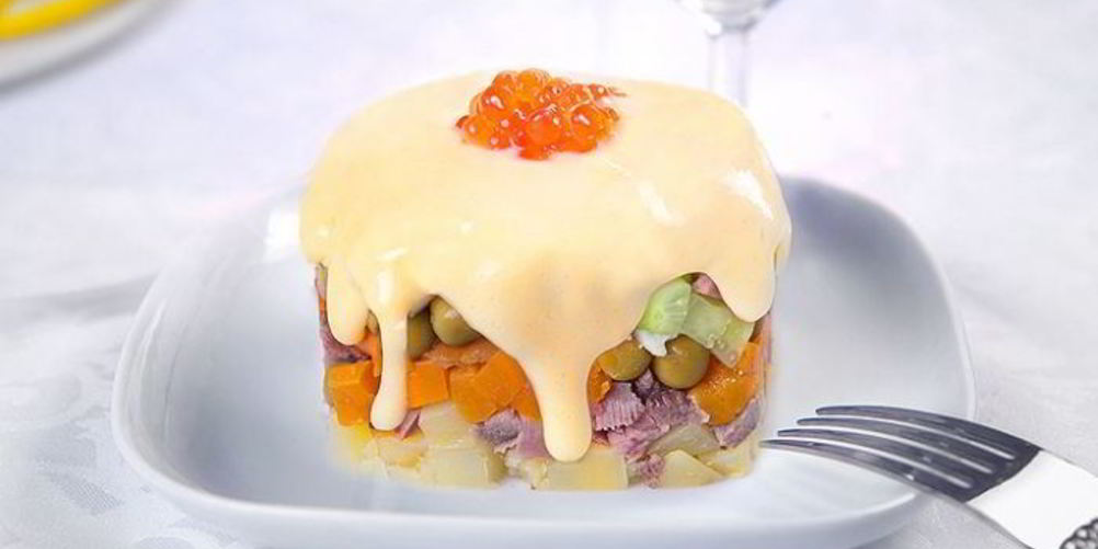 Как приготовить салат оливье слоями