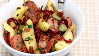 Рецепт салатов с колбасой