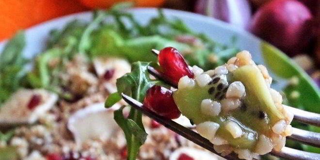 Рецепт салата из булгура с киви и сыром