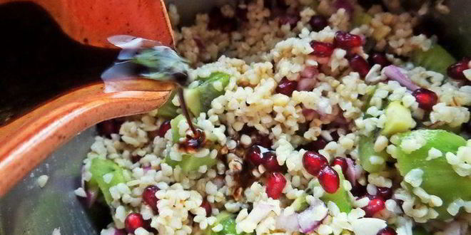 Рецепт салата из булгура с киви и сыром