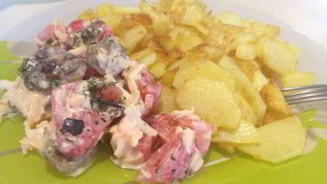 Рецепт Салата из помидора и баклажана с сыром