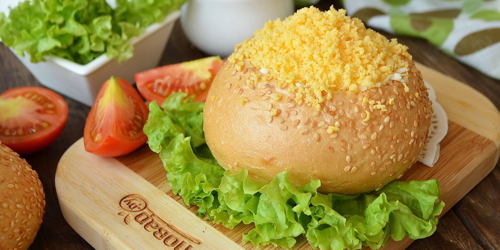 Как приготовить булочки, фаршированные салатом мимоза