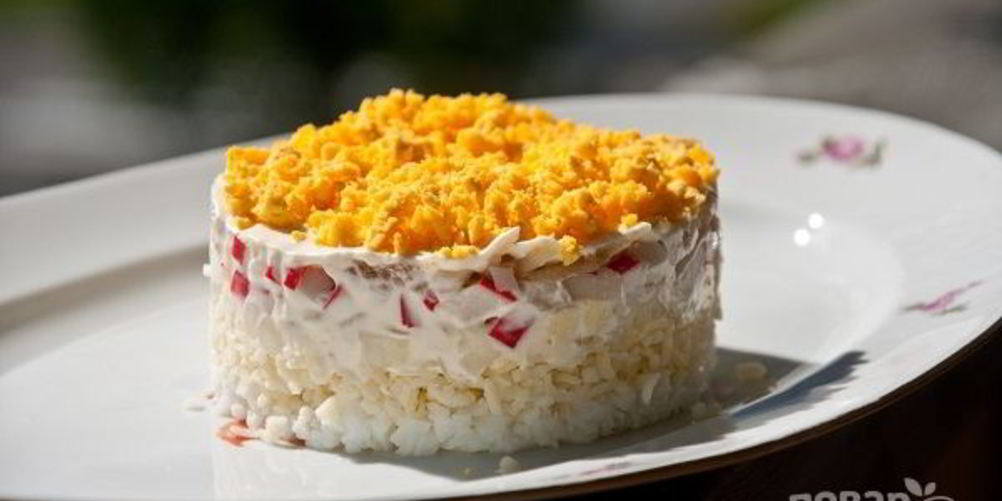 Как приготовить мимозу с крабовыми палочками и яблоком