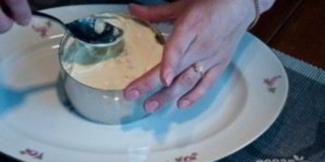 Рецепт мимозы с крабовыми палочками и яблоком