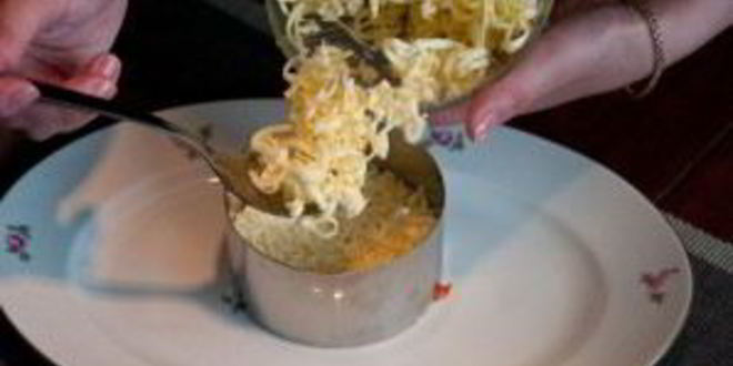 Рецепт салата мимоза с крабовыми палочками