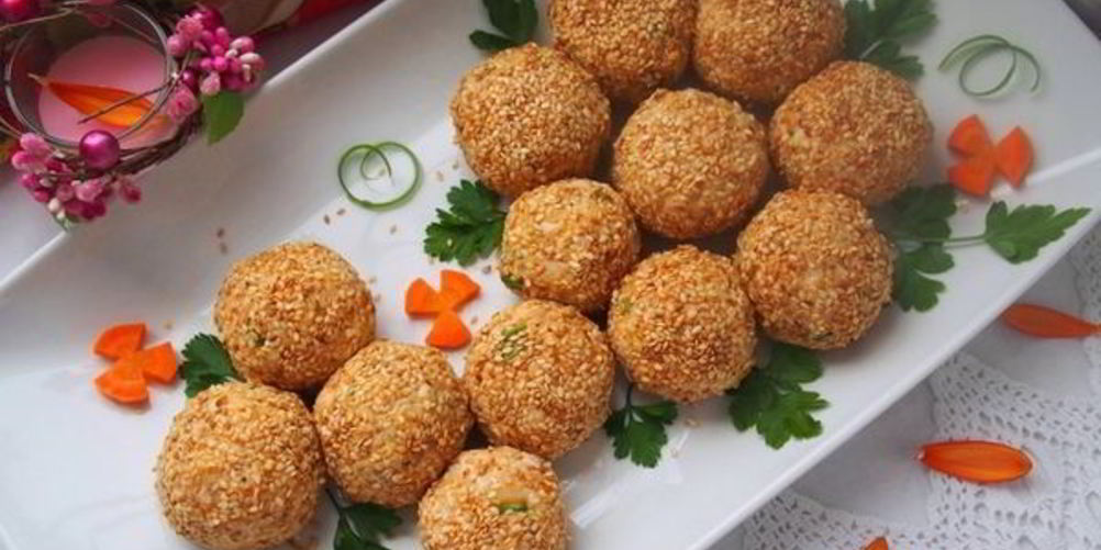 Как приготовить салатные шарики мимоза в кунжуте