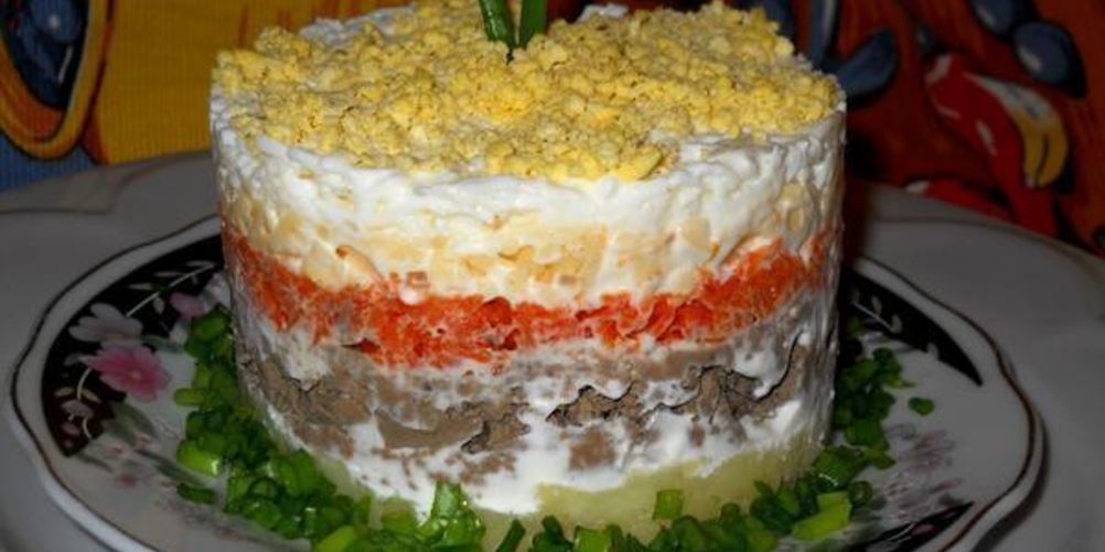 Как приготовить салат слоеный печень под шубой