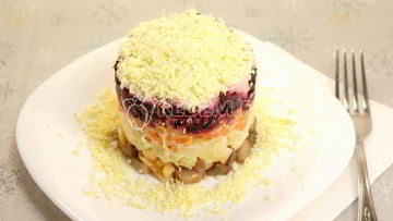 Рецепт Селедки под шубой в сервировочном кольце