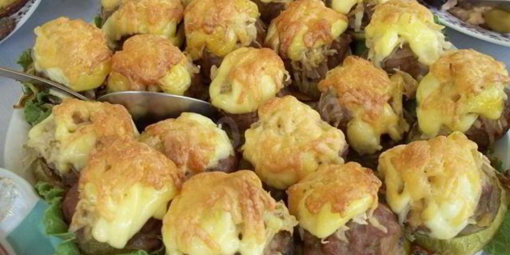 Как приготовить стожки из мясного фарша под шубой с грибами