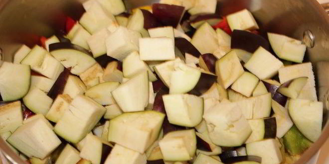 Рецепт салата с баклажанами и фасолью