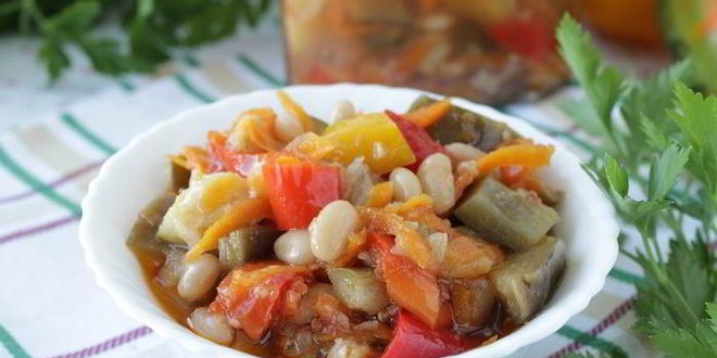 Рецепт салата с баклажанами и фасолью