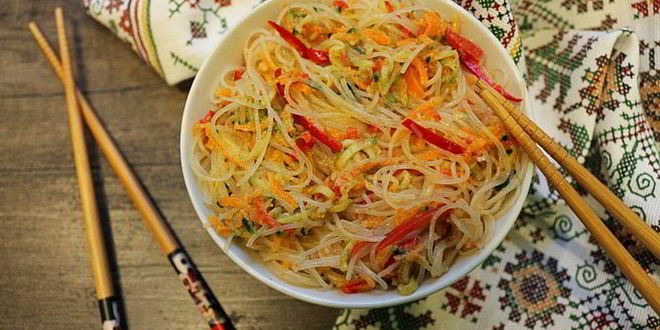 Рецепт салата с фунчозой по-корейски