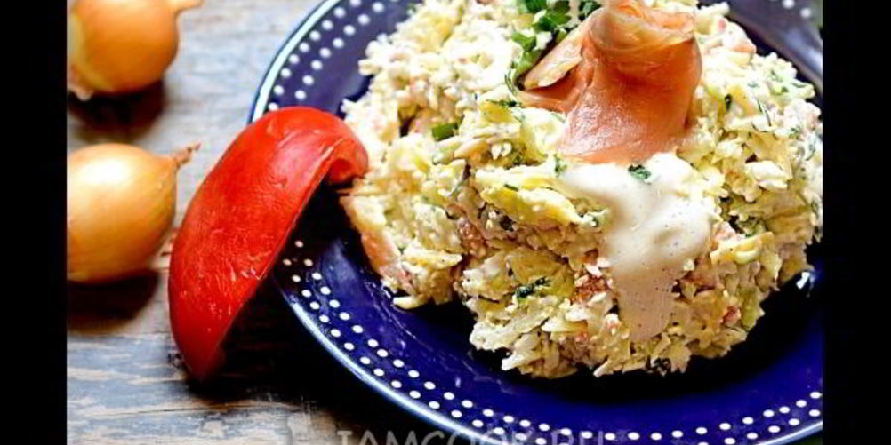 Как приготовить салат с горбушей и крабовыми палочками