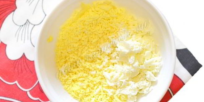 Рецепт салата с горбушей и крабовыми палочками