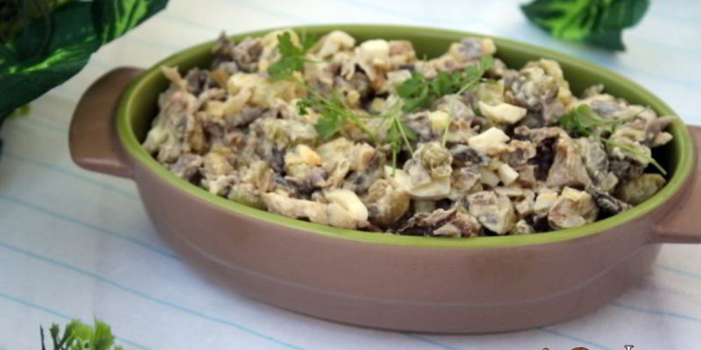 Как приготовить салат с говядиной и жареными вешенками