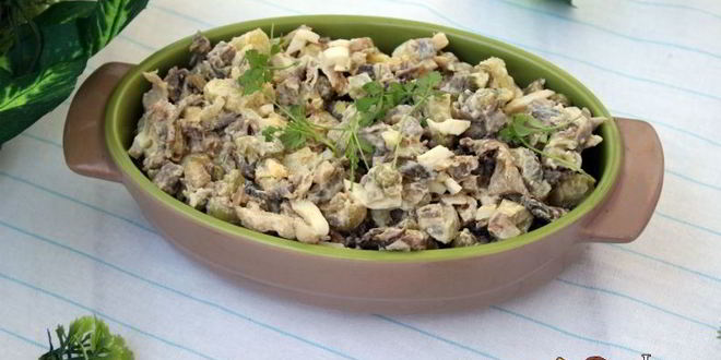 Рецепт салата с говядиной и жареными вешенками