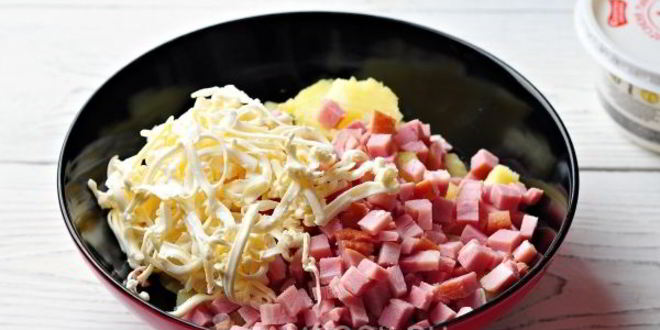 Рецепт салата с корейской морковью и ветчиной