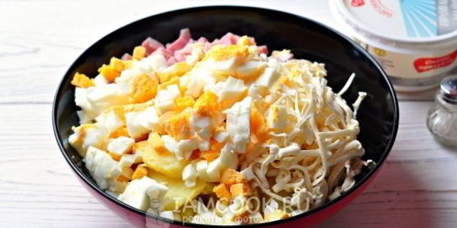 Рецепт салата с корейской морковью и ветчиной