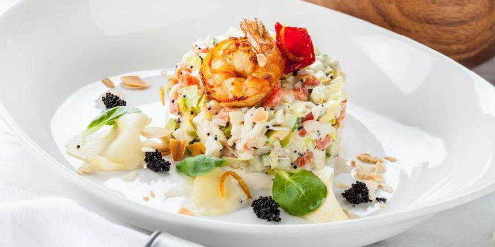 Как приготовить салат с креветками, авокадо, имбирем и зеленым яблоком