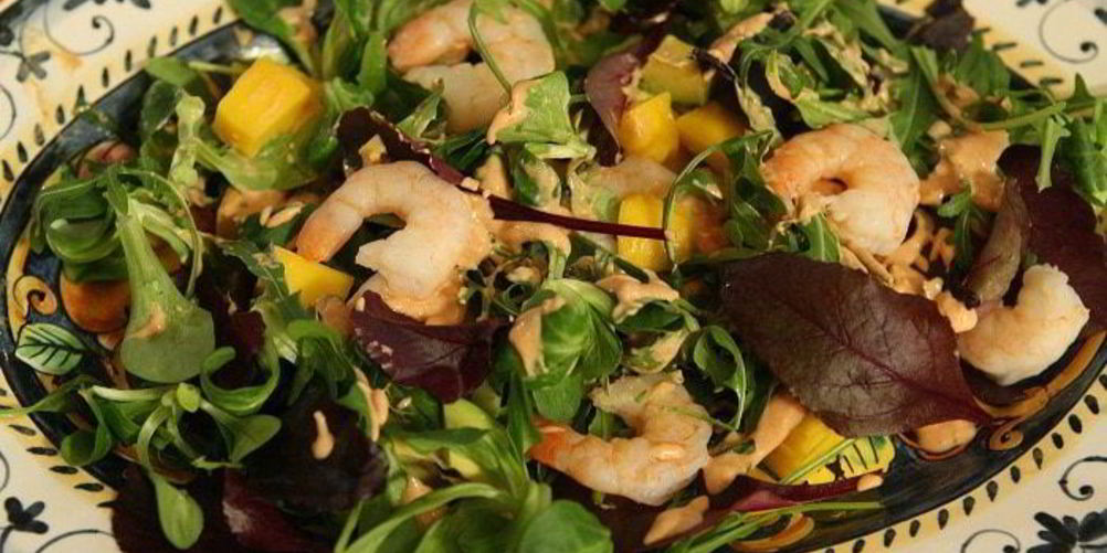 Как приготовить салат с креветками, манго и авокадо