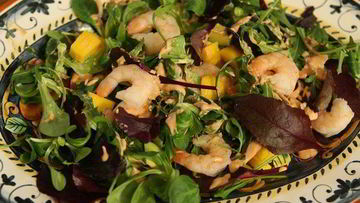 Рецепт Салата с креветками, манго и авокадо